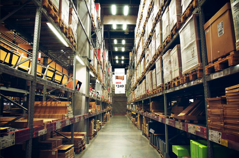 controlling inventory stock using PIM software