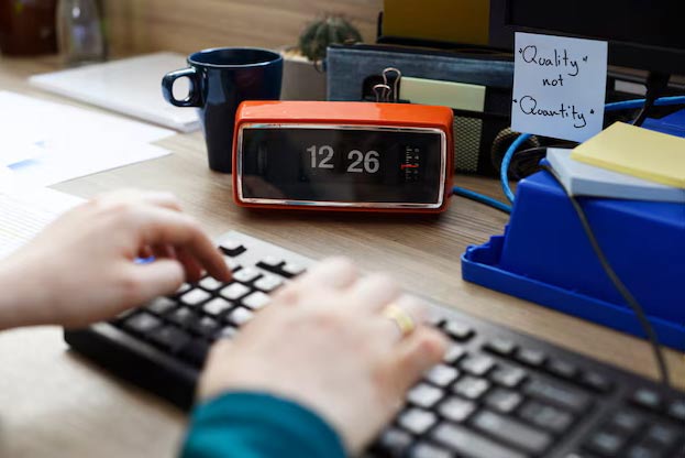 manual time tracking at workplace